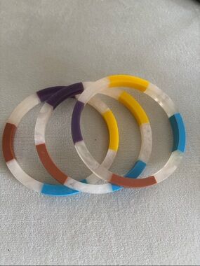 Plunder Colorblock Acrylic Bangle Set in Yellow, Blue, Purple, Brown